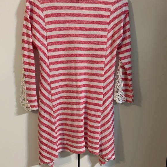 Absolutely Famous striped top with lace detail size Small - Picture 4 of 5